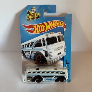 HOT WHEELS 1:64 SURF BUS SCHOOL BUS WHITE HW CITY SERIES 3/250  - Picture 1 of 6
