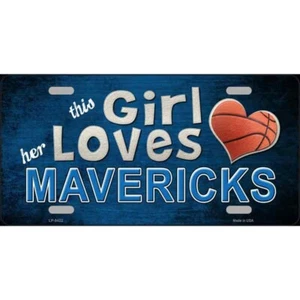 Mini Größe 4"x2,2" Nummernschild Blechschild Dieses Mädchen liebt ihre Mavericks - Bild 1 von 1