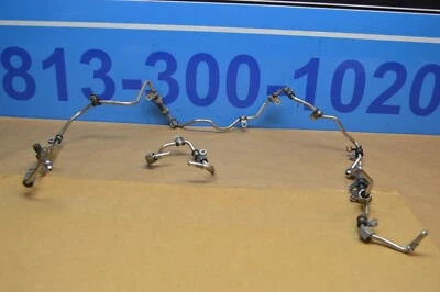 Mercedes Benz G550 M177 2016 W463 líneas de alimentación de línea de combustible de gas de alta y baja presión Foto 1 de 4