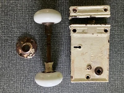 Juego completo antiguo de cerradura de pomo de puerta redondo de vidrio de leche blanco circa 1904 Foto 1 de 4