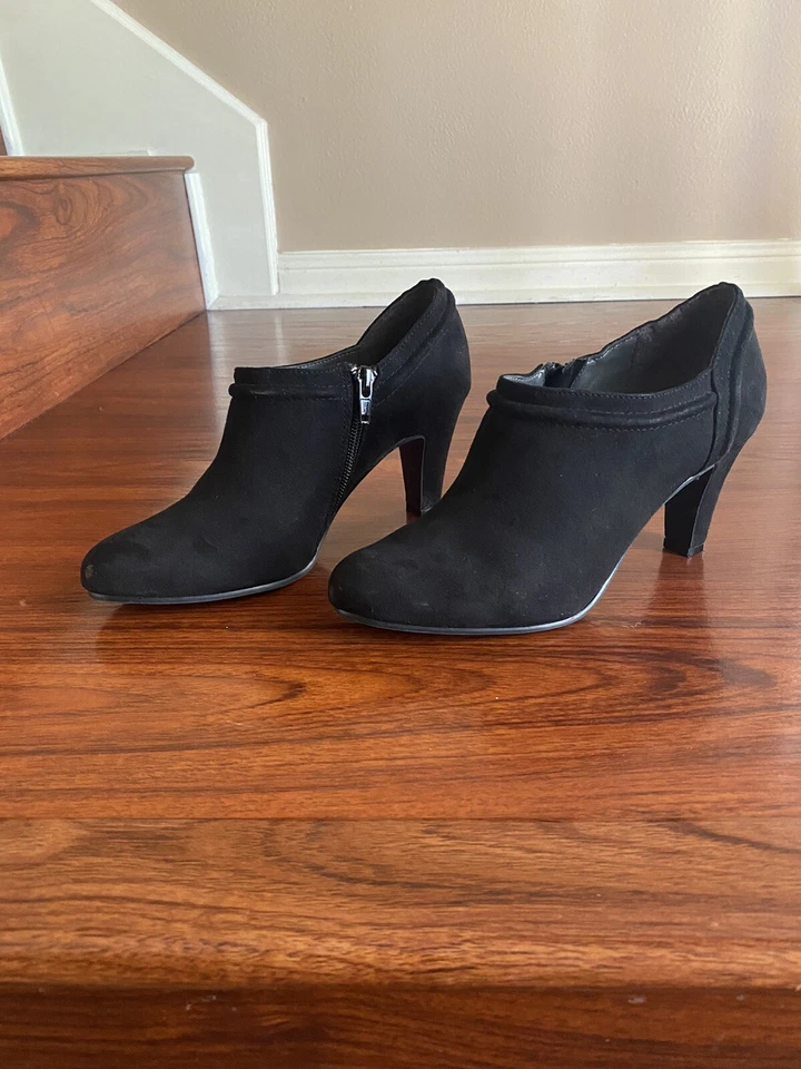 ANN MARINO Mujer Negro Gamuza Cuero Cierre Zapato Tacones Altos 6M Usado Foto 1 de 4