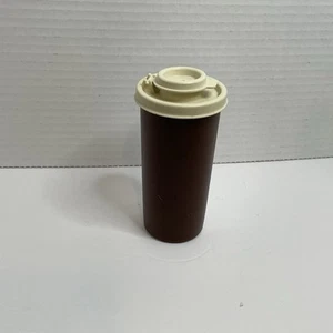 Coctelera vintage Tupperware 4,5" marrón tostado sal o pimienta solo una - Imagen 1 de 6