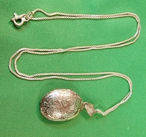 Sterling Silver 925 Italy Etched Flowers Locket Pendant Chain Necklace 21" - Picture 1 of 19