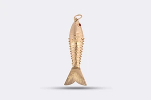 18k Yellow Gold Red Stone Eye Articulated Fish Pendant (2.60g.) - Picture 1 of 2