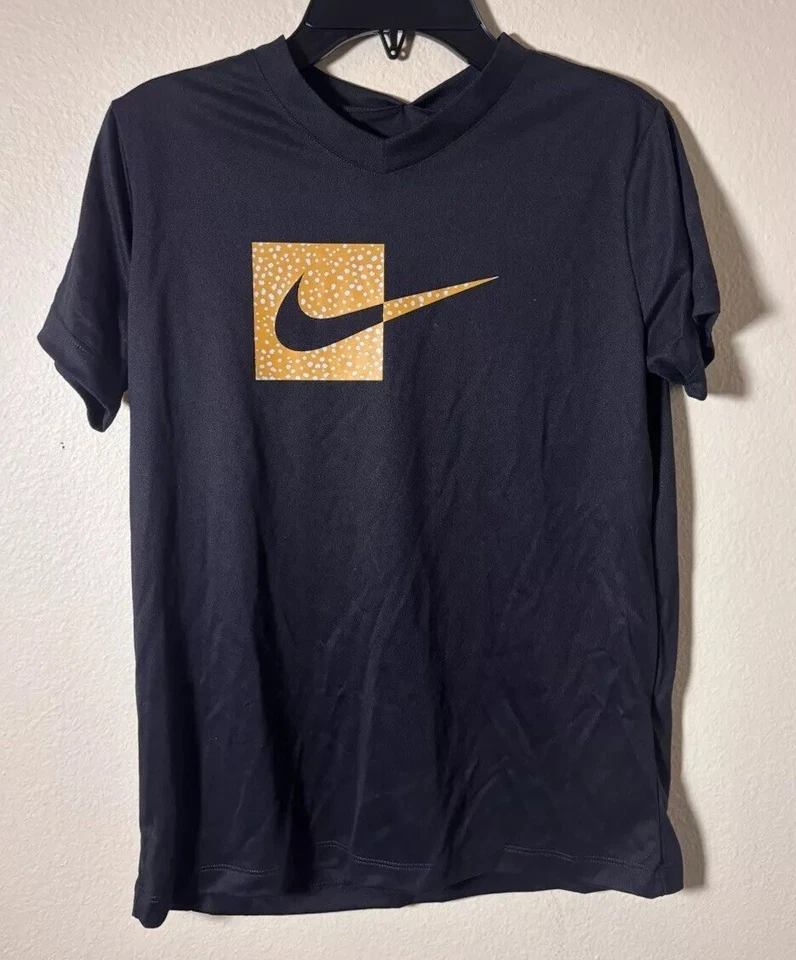 Girls Nike swoosh dri-fit Medium short sleeve  