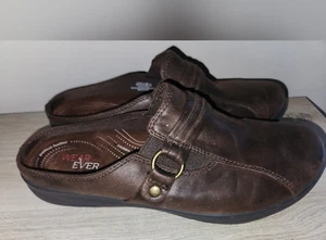 Wearever Woman’s Daresay Brown Slide On Clogs Size 8.5 - Picture 1 of 15