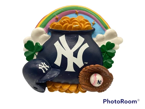 willabee and ward 2009 New York Yankees magnet St Patrick’s Day Pot Of Gold Htf Cover