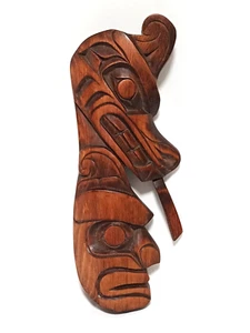 NORDWESTKÜSTE ALFRED ROBERTSON KWAKIUTL GESCHNITZTE SEESCHLANGE 13,25" WANDTOTEM - Bild 1 von 10