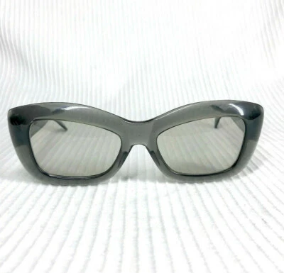 Óculos de sol vintage anos 60 olho de gato armação cinza grossa lente fumaça não Rx feito na Itália COMO ESTÁ - Imagem 1 de 4