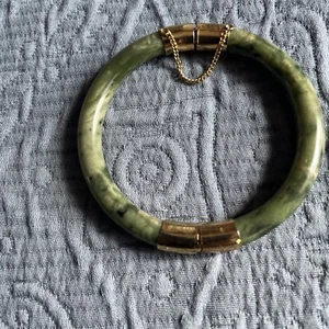 Jadeite Jade Spinach Green Carved Natural Bangle Bracelet Vintage - Picture 1 of 6