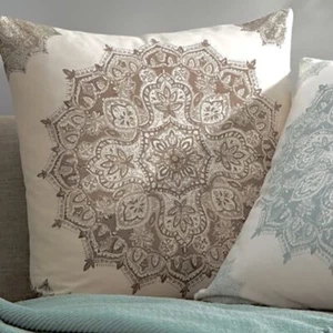 NEW Pottery Barn 'ERICA MEDALLION' Pillow Cover NATURAL & LIGHT BROWN24"x24" NWT - Picture 1 of 7