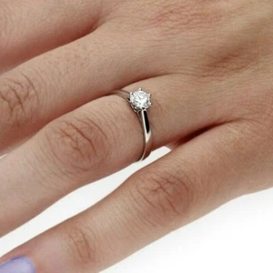 Anillo de Compromiso Diamante Talla Brillante 0.51 Ct I/SI1 Certificado IGI 18 K - Imagen 1 de 8