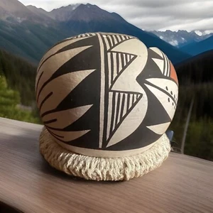 Vintage Acoma Pueblo Seed Pot Signed Concho - Picture 1 of 9