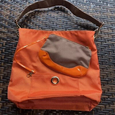 RARO Bolso de Hombro Sondra Roberts Cuadrado Naranja NYLON con Clip adicional en Bolsa Foto 1 de 4