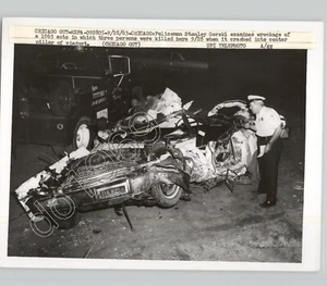 CHICAGO Policeman Checks CRUSHED VEHICLE Car Crash Tow Truck 1963 Press Photo - Picture 1 of 2