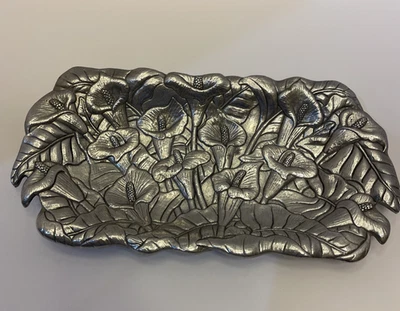 Bandeja para servir Arthur Court 1993 Calla Lily aluminio 12" Foto 1 de 4