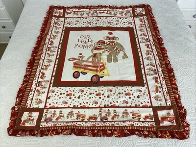 Hand Crafted Our Little Sock Monkey Baby Cot Crib Quilt Playmat Cotton 110x90cm - Imagem 1 de 4