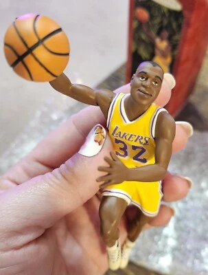 Figura de acción de colección 1997 Magic Johnson Los Angeles Lakers sello adorno  Foto 1 de 4