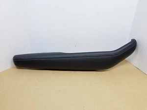 REPOSABRAZOS PUERTA DELANTERA IZQUIERDA CUBIERTA OEM JEEP GRAND CHEROKEE 2021-2024 - Imagen 1 de 15