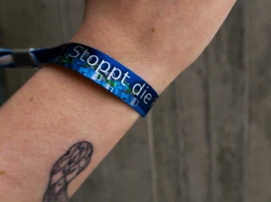 Stoppt die Plastikflut  Holzverschluss Armband Festivalbändchen Festivalarmband - Bild 1 von 4