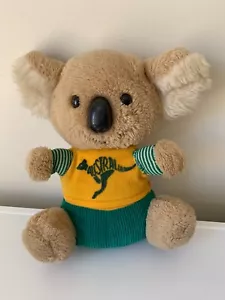 Vintage 1980s Australia Teddy Bear Soft Plush 26cms Yellow T-Shirt Green Shorts - Bild 1 von 12