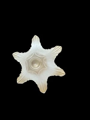 Studio Nova Portugal Frosted 6 Petal Tulip Candle Holder/vase - Image 1 of 2