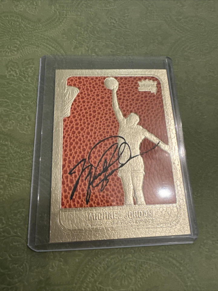 Tarjeta de novato Fleer 1996-97 oro 23k Michael Jordan 1987 firmada grado It gema como nueva Foto 1 de 2
