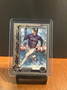 2025 Topps Holiday Brenton Doyle #H101 Silver Glitter Holiday - Picture 1 of 2
