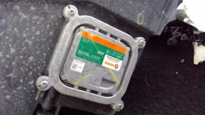 Conjunto de farol esquerdo usado serve para: 2014 faróis adaptativos Lincoln Mkx xenônio HID - Imagem 1 de 4