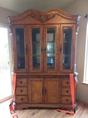 Oak China Cabinet Dining Hutch - Image 1 of 4