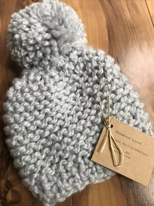 NEU handgestrickt Baby Junge Mädchen Beanie Mütze Mütze Neugeborenes hellgrau - Bild 1 von 1