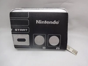Controller classico NES portafoglio pieghevole / gamepad Nintendo retrò 8 bit Bioworld - Foto 1 di 6