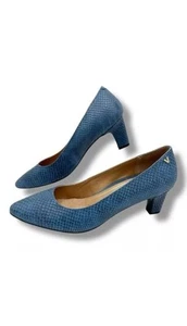 NWT Vionic Mia Block Heel Pumps Blue Snake Skin Size 8 Orthopedic - Picture 1 of 5