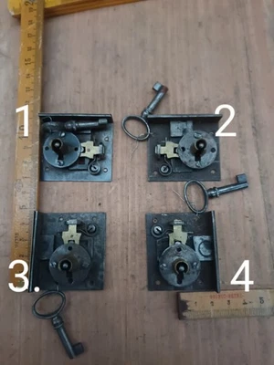 Ancienne Serrure Verticale Gauche Droite   neuf de stock  - Photo 1/4