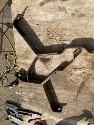 Soporte de parachoques trasero Plymouth Cranbrook 1953 Foto 1 de 4