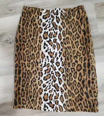 Falda Moschino Barata Y Elegante Estampado Leopardo Talla US 4 Estampado Animal Nieve Foto 1 de 4