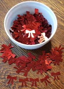 Lot Mini Metallic Die Cut Flat Red Bows 3/4" Crafts, Cardmaking, Scrapbooks - Picture 1 of 4