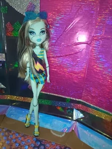 Monster High Frankie Stein Gloom Beach - Picture 1 of 17