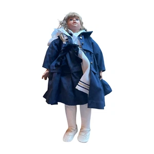 Bambola in vinile da collezione di Hildegard Gunzel bionda capelli ricci vestito marinaio 1991 - Foto 1 di 4