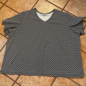 Catherine's Black and white graphic print short sleeve V-neck shirt size 4X - Picture 1 of 4