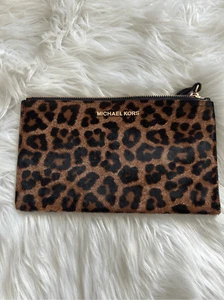 Cartera clutch Michael Kors estampado animal - Imagen 1 de 7