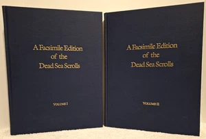 A Facsimile Edition of the Dead Sea Scrolls (2 Volumes) Hardcover - Imagen 1 de 10
