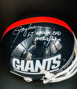 Casco de tamaño completo firmado por Lawrence Taylor "LT Was a Bad Mot*****cker" BAS L22340 - Imagen 1 de 10