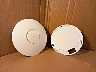Ubiquiti UAP UniFi AP 300 Mbps 2.4GHz PoE WiFi Access Point + BRACKET  - Image 1 of 4