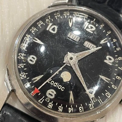 Zodiac Analog Manual Men Hand-Wound Watch Moon Phase Antique 026129392 Used - Image 1 of 4