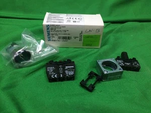 SIEMENS 3SB3 647-0AA41 PUSH BUTTON 24VAC/DC METAL ROUND GREEN - Picture 1 of 3