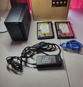 Synology DS214 PLAY 2-Bay NAS w/ 2TB (2 x 1TB Western Digital) VG Free Shipping - Picture 1 of 4
