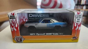 M2 Machines Auto- Drivers 1971 Plymouth HEMI Cuda 09-14 en gris y azul - Imagen 1 de 5