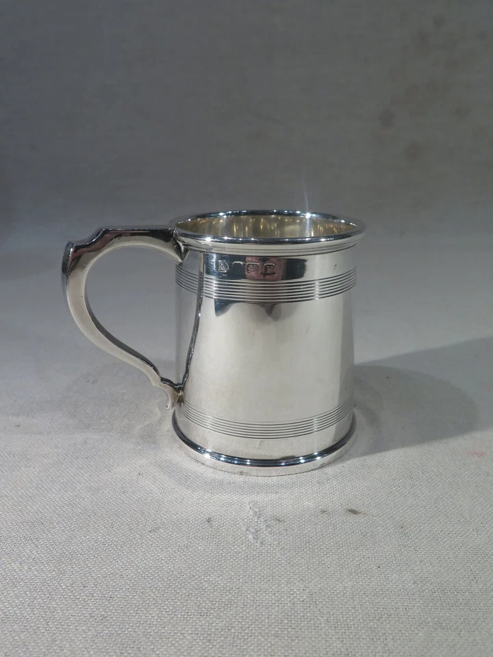 ANCIENNE JOLIE CHOPE TIMBALE EN ARGENT MASSIF POINCONS ANGLAIS - Photo 1/1