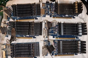 LOTTO DI 6 SCHEDE GRAFICHE X Asus Nvidia Geforce GT210 1GB PCIE DVI/VGA/HDMI - Foto 1 di 3